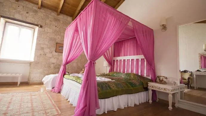 Best Canopy Bed Curtains in 2024 [Top 5 Model Reviewed]