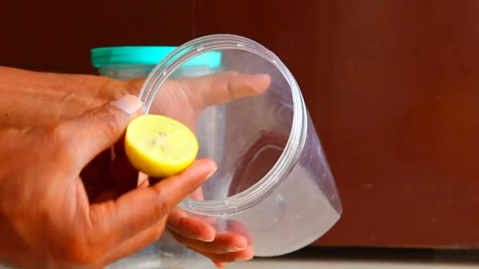 How to Get Rid of Plastic Smell in Storage Containers | 14 Ways