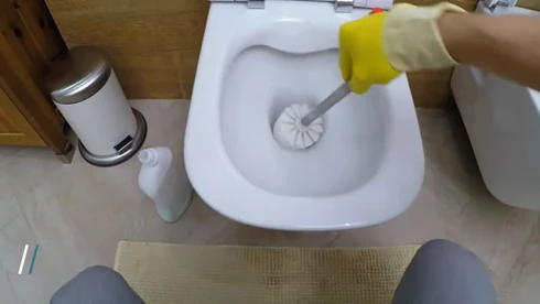 Why Vinegar & Baking Soda Are Used in Cleaning Toilets