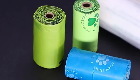 Biodegradable and compostable trash bag