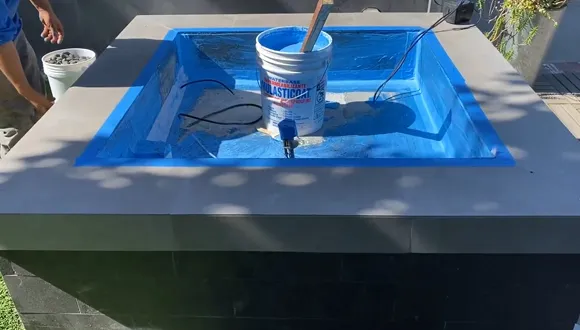 Sealing concrete for outdoor fountains