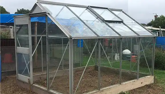 How Do You Set Up a Greenhouse Base