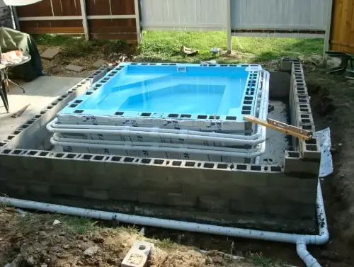 How strong does concrete need to be for a hot tub